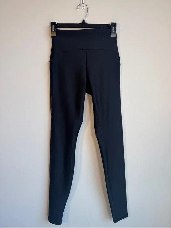 ALO Yoga Airlift High-Waist Mesh Infatuation Legging in Black - S - Picture 4 of 7